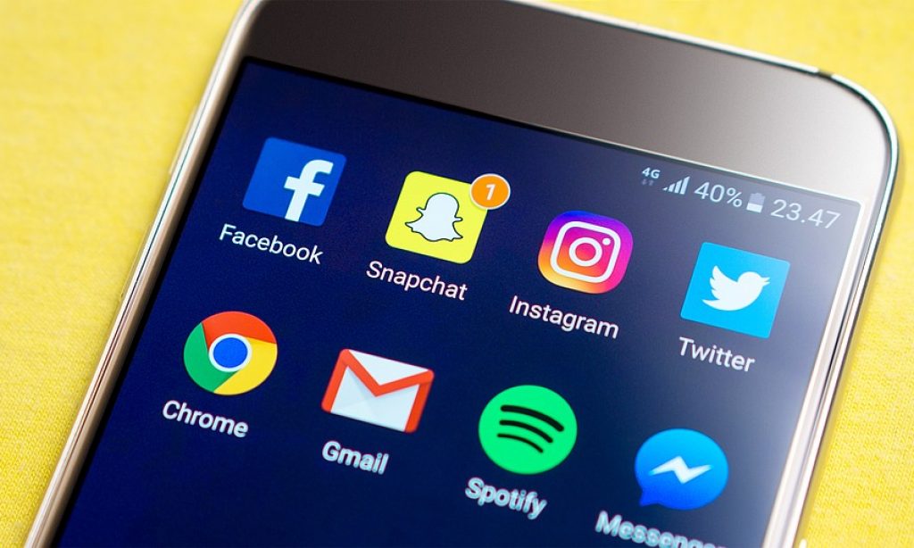 Become A Cam Girl Superstar on Instagram, Snapchat, and Twitter