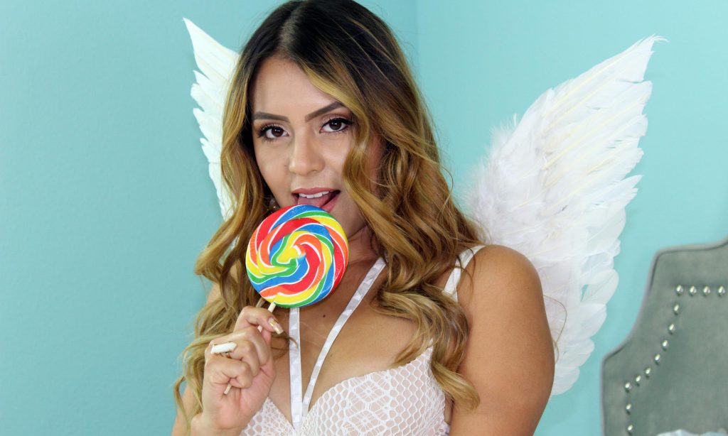 How to Make Yourself An Interesting Camgirl Character!